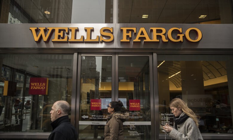 حالة صدمة تحيط ببنك Wells Fargo بعد انتحار أحد موظفيه