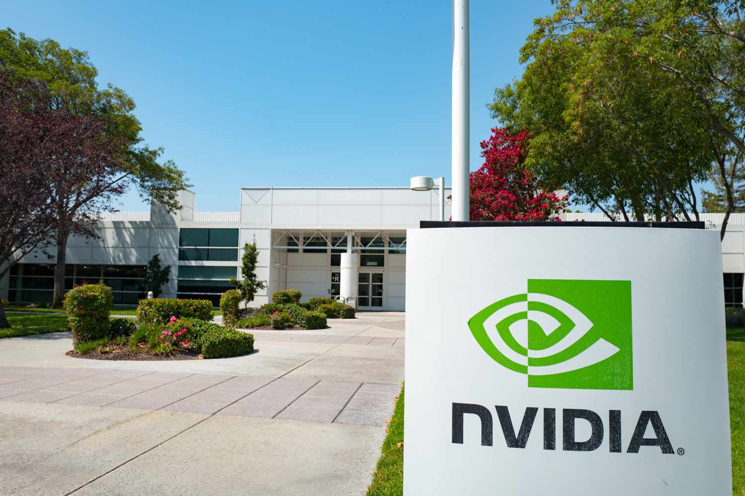 طفرة الذكاء الاصطناعي ترفع أسهم Nvidia إلى أعلى مستوياتها