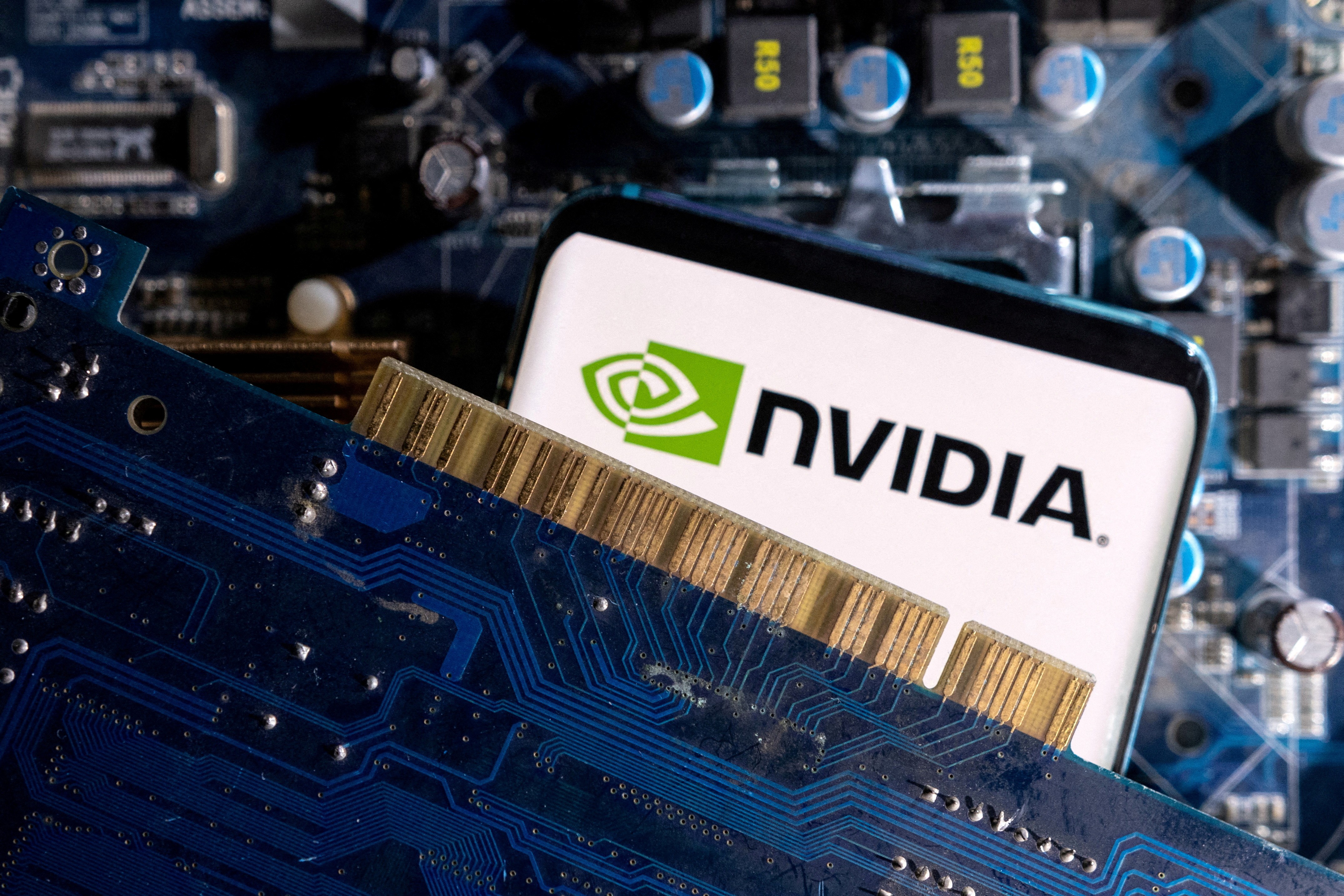  شركة NVIDIA تتطلع إلى التوسع في فيتنام وسط التحديات الصينية