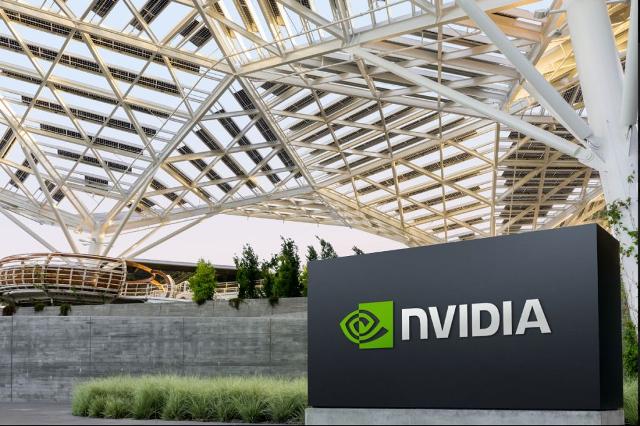 NVIDIA تبرز كقوة مهيمنة وسط تحول السوق نحو الذكاء الاصطناعي