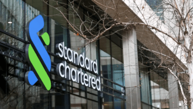 Standard Chartered يتوقع إطلاق صناديق استثمار متداولة لسولانا وريبل في 2025