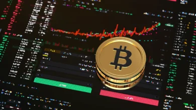 البيتكوين تقترب من 108